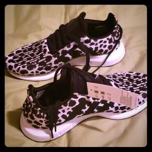 Women's Adidas sneakers bnwt